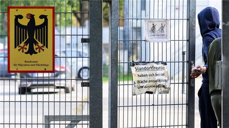 Flüchtlingszahlen zu Jahresbeginn gesunken In den Erstaufnahmen des Landes ist die Belegung im Vergleich zum Vorjahr deutlich zurückgegangen. (Archivbild)