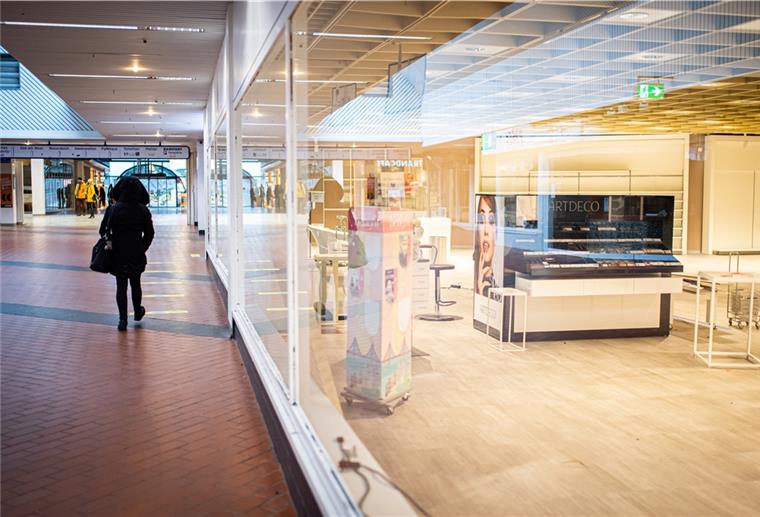 Innenstädte: Konzepte zur Wiederbelebung In den Innenstädten droht Leerstand: Das Kaufhaus Karstadt in der Bremerhavener Innenstadt ist mittlerweile Geschichte.