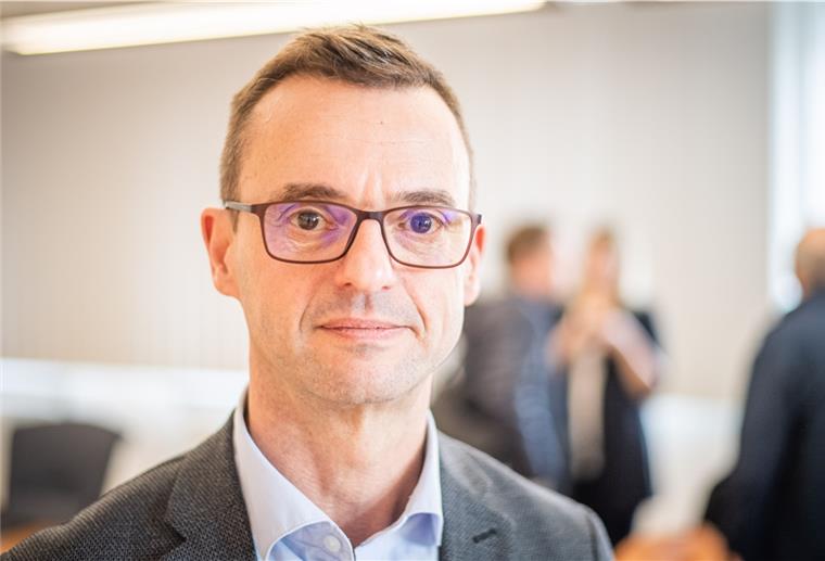 Frost: Chance für besseren Unterricht In den Präsenzunterricht sollen iPads integriert werden, sagt Schuldezernent Michael Frost.