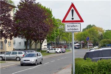 In der Auerstraße sollen die Schäden mit einer neuen Asphaltdecke behoben werden.