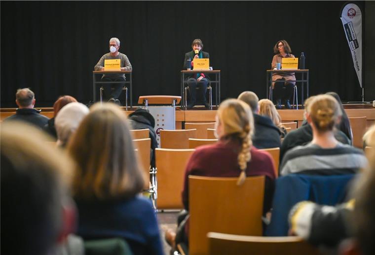 Bremerhaven: Der Frust bei den Quereinsteigern sitzt tief Personalversammlung der Quereinsteiger in Bremerhaven.
