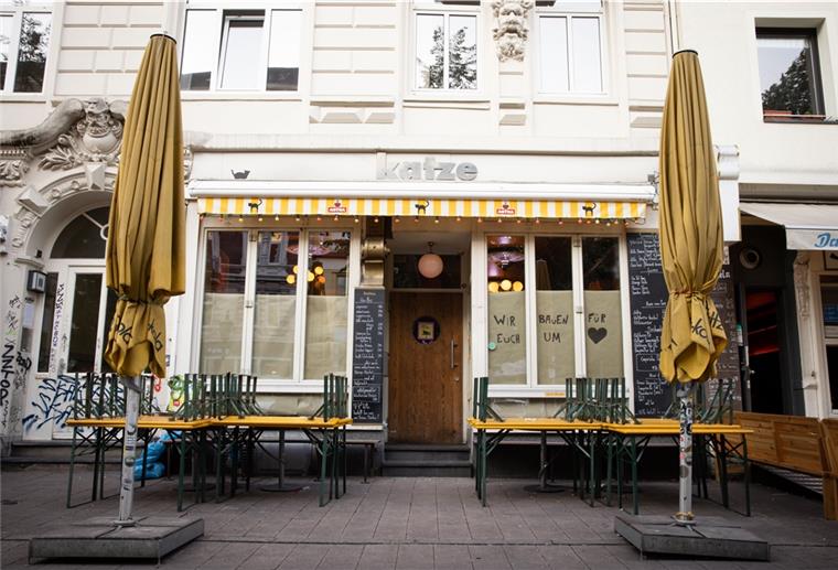 Corona-Ausbruch in Hamburger Bar: Besucher gesucht In der Bar "Katze" sind nach Mitteilung des Hamburger Senats mehrere Mitarbeiter positiv auf das Coronavirus getestet worden.