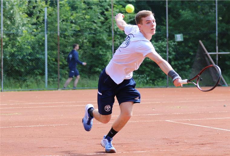 Tennisspieler kämpfen mit ihren Teams wieder um Punkte In der Bezirksliga gewann Maven Raschke ein Einzel für die zweite Mannschaft des TK Nordenham.