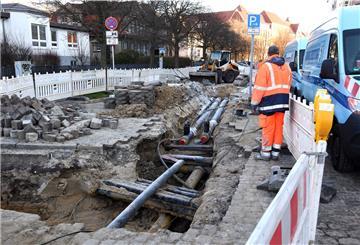 In der Bogenstraße lässt Wesernetz gerade eine alte Fernwärmeleitung durch eine neue mit größerem Durchmesser ersetzen.