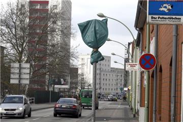 In der Deichstraße können die Tempo-30-Schilder wieder enthüllt werden.