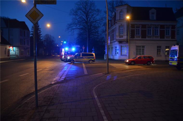 Verkehrsunfall in Lehe: Autofahrerin (53) übersieht Radfahrerin In der Eckernfeldstraße in Bremerhaven-Lehe hat es am Freitagmorgen gekracht.
