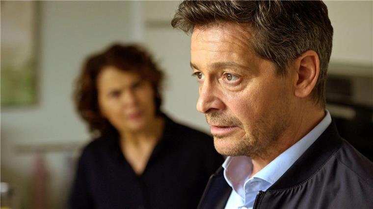 Die Liebe schlägt zurück - der Thriller „Sugarlove“ auf 3sat In der Ehe der Mittfünfziger Patrick und Julia ist sexuell der Ofen aus.