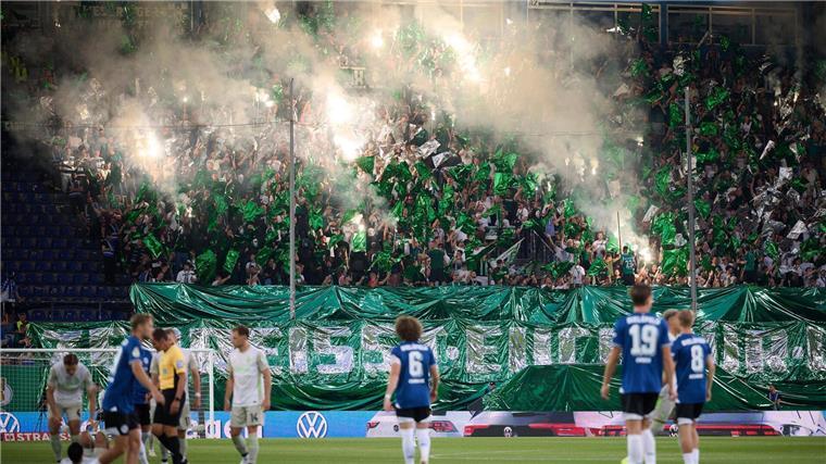 Bielefeld wird für Bremen erneut zum Pokalschreck In der ersten Halbzeit hatten die Gäste aus Bremen die besseren Chancen.
