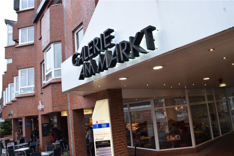 Nordenham: Die Galerie am Markt steht ab März leer In der Galerie am Markt herrschte früher reges Treiben. Doch diese Zeiten sind schon lange vorbei. Dass der Verbindungsgang zwischen Marktplatz und Marktpassage bald leer steht, bezeichnet Wirtschaftsförderer Jürgen B. Mayer als „das Ende eines schleichenden Prozesses“.