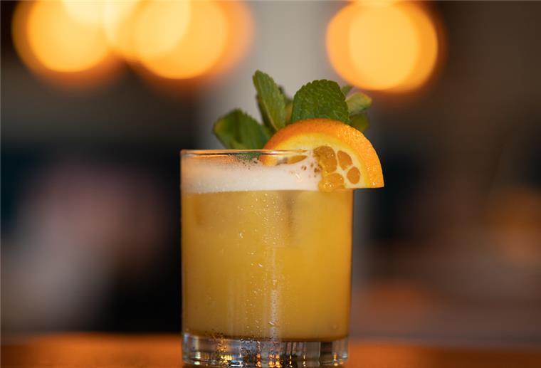 „Place to be“ – Burger & Co.: Burgermeister Schmitzz Bar & Grill Drinks Burgermeister Schmitzz