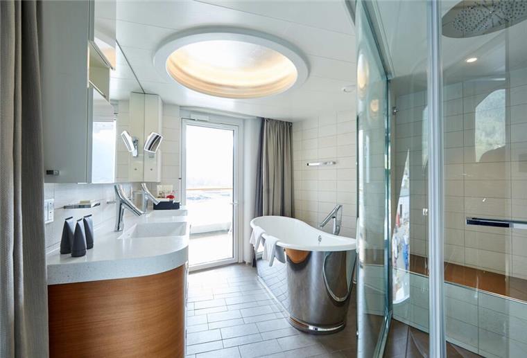 Dieses Luxus-Expeditionsschiff startet von Bremerhaven in ein neues Abenteuer Die "Hanseatic Nature"