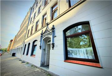 In der Heinrichstraße 32 in Bremerhaven leben die Bewohner unter anderem mit einem überfluteten Keller und einer defekten Gegensprechanlage. Sie sind nicht die einzigen Mieter in Bremerhaven, die über Mängel klagen.
