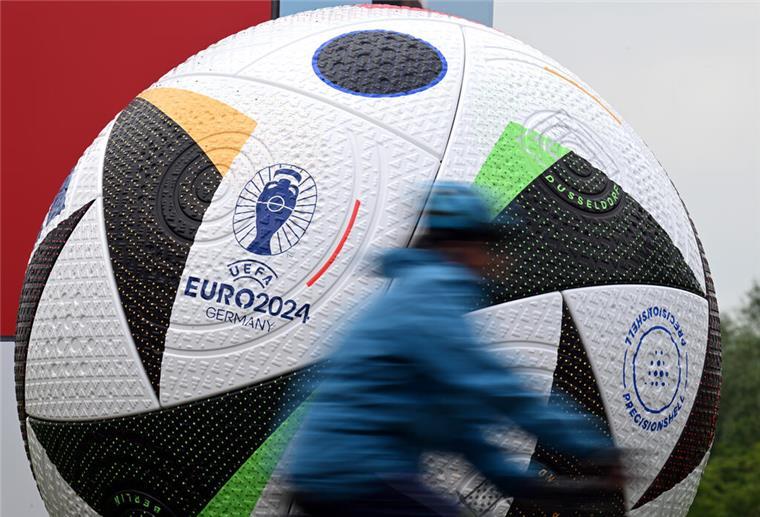 Umfrage: Fast jeder Zweite hat Sorge vor Terror bei der Fußball-EM In der kommenden Woche startet die Heim-EM in Deutschland.