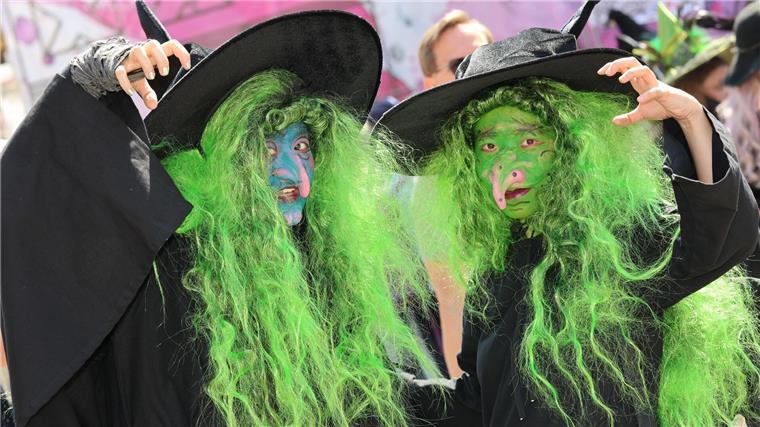 Mehr als 45.000 Menschen feiern Walpurgisnacht im Harz In der Nacht zum 1. Mail werden viele Walpurgisfeste im gesamten Harz veranstaltet.