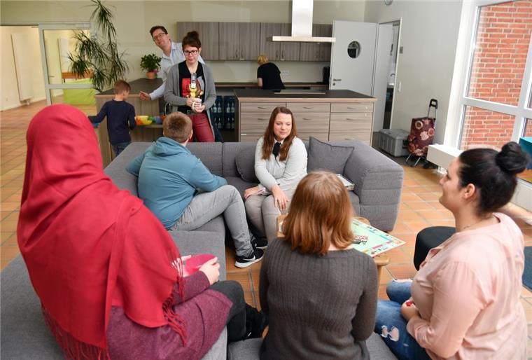 In der neuen, umgebauten Tagesklinik "Arche" im alten Gemeindezentrum am Bürgerpark werden seelisch kranke Kinder und Jugendliche allmählich "sturmfest" gemacht. 