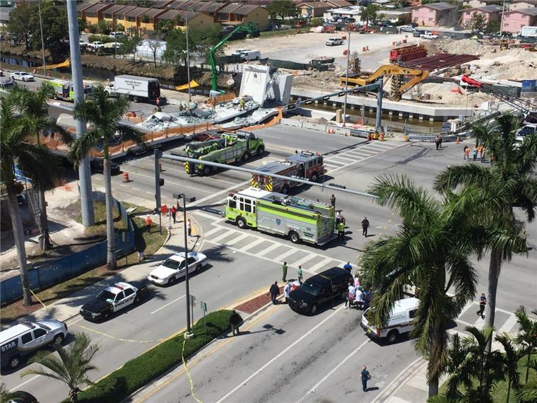 Fußgängerbrücke stürzt in Miami ein: Sechs Tote In der US-Metropole Miami ist eine Fußgängerbrücke eingestürzt.