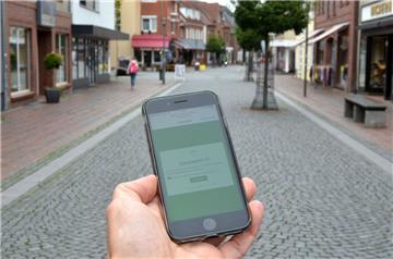 In der Zevener Innenstadt gibt es jetzt kostenloses WLAN. Nach erfolgreicher Testphase wurde das „ZevGeeWi-Fi“ getaufte Netz (ZevGee steht für Zevener Geest) für jedermann freigeschaltet.