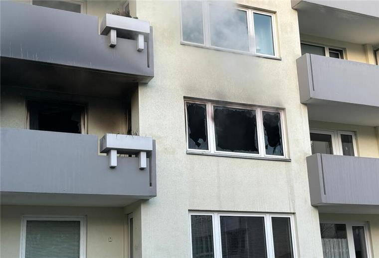 In der Zollinlandstraße hat die Feuerwehr einen Wohnungsbrand gelöscht.