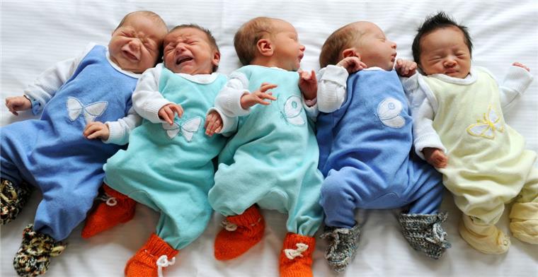 Zahl des Tages: 1,5 In Deutschland wurden im vergangenen Jahr durchschnittlich 1,5 Kinder je Frau geboren - so viel wie seit 33 Jahren nicht mehr.