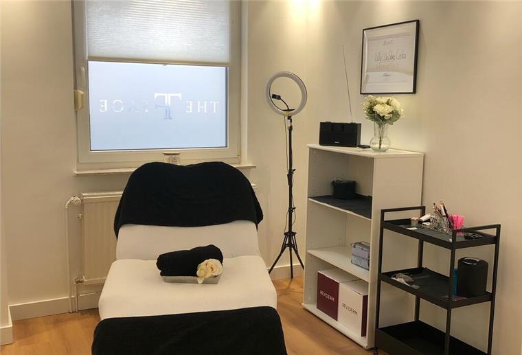 „THE FACE“ Kosmetik-Studio eröffnet am 2. Oktober Behandlungsraum