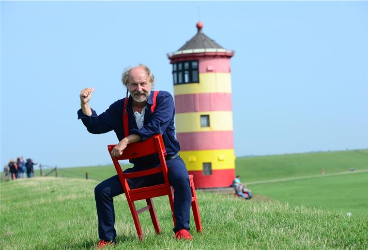 In diesem Jahr ist alles anders. Normalerweise stellt Klaus-Peter Wolf seinen neuen Ostfriesenkrimi immer kurz vor Karneval in Wremen und Bremerhaven vor. Doch seine Lesungen von „Ostfriesenzorn“ musste er coronabedingt absagen. Foto Weßling