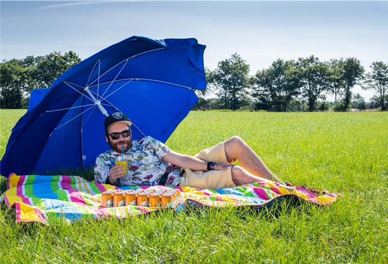 In diesem Jahr ist NZ-Videoreporter Philipp Overschmidt auf dem Deichbrand-Festivalgelände ganz allein. Aufgrund der Corona-Pandemie gibt es das Festival 2020 nur virtuell.