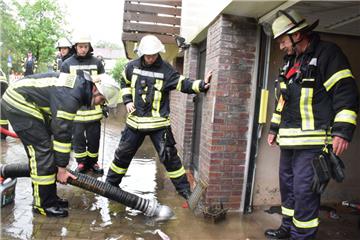 In diesem Jahr waren Pumpen und Sägen für die Nordenhamer Feuerwehr oft wichtiger als der Wasserschlauch. 