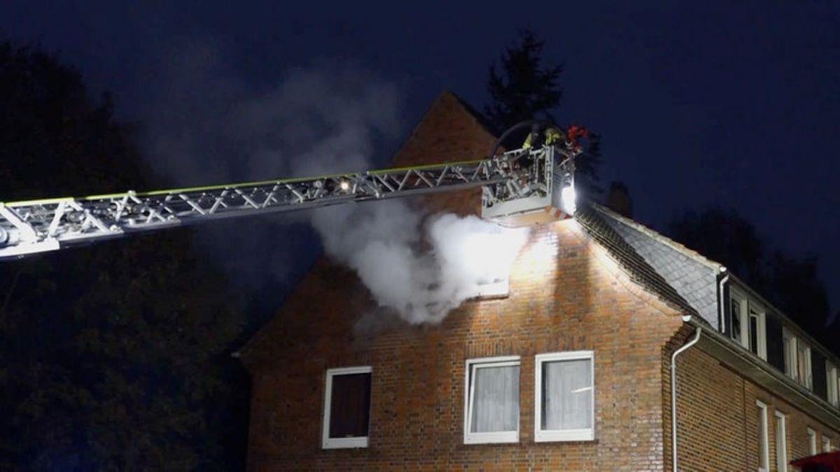 In diesem Mehrfamilienhaus in Oldenburg brach am Mittwochmorgen ein Feuer aus. 