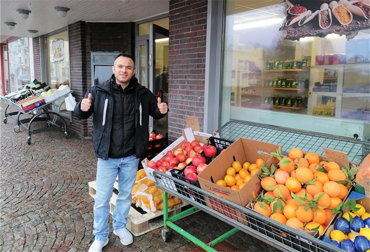 In diesem Monat hat Mohammed Mammo ein neues Lebensmittelgeschäft mit Obst, Gemüse und arabischen Spezialitäten in der Fußgängerzone eröffnet.