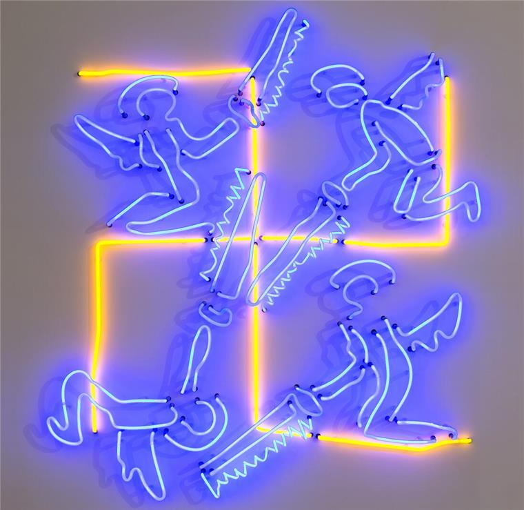 Yael Bartana zeigt in der Weserburg in Bremen ihre Ausstellung „Utopia Now!“ In dieser Neon-Installation von Yael Bartana zersägen vier Engel das Hakenkreuz. Ausgangspunkt für die Arbeit war eine Skizze, die Max Adolph Warburg, der Sohn des Kunsthistorikers Aby Warburg, 1930 gezeichnet hat.