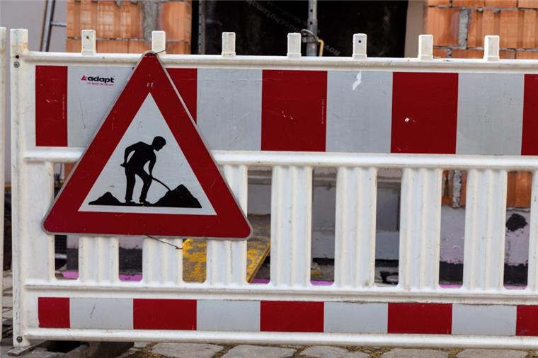 Bremerhaven: Hier kann es diese Woche zu Staus kommen In dieser Woche kann es zu Verkehrsbehinderungen auf der Grimsbystraße kommen. Die LED-Leuchten werden ausgetauscht.