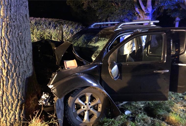 Driftsethe: 22-Jähriger stirbt nach Autounfall In Driftsethe gab es einen tödlichen Verkehrsunfall.
