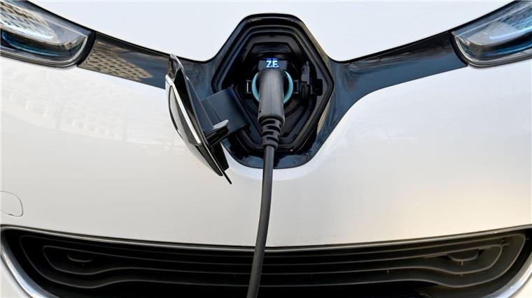 Untersuchung: E-Autos halten Magnetfeld-Höchstwerte ein In E-Autos sorgt unter anderem der Antrieb für zusätzliche Magnetfelder. (Symbolbild)