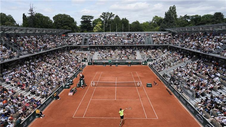 In einem der schönsten Stadien zog Alexander Zverev in Runde drei ein.