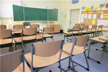 In einer Klasse an einer Berufsschule in Hannover soll ein Lehrer Schüler dazu aufgefordert haben, den Hitlergruß zu zeigen.