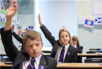In englischen Schulen breitet sich die Delta-Variante weiter aus.
