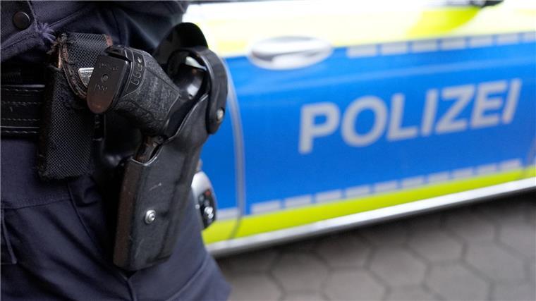 In Hamburg hat es Durchsuchungen bei Polizisten gegeben. (Illustration)