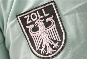 In Hemmoor untersuchten Zoll und Polizei verscheidene Betriebe.