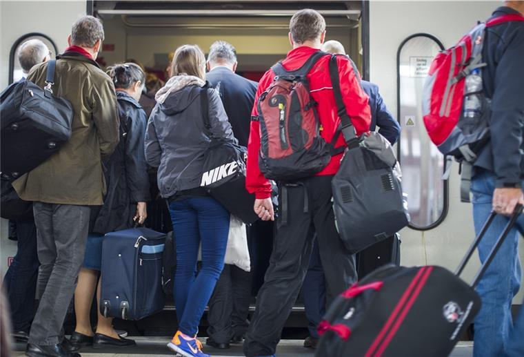 Die Grünen machen Druck beim Billig-Ticket für Jugendliche In Hessen gibt es das günstige Ticket für Jugendliche bereits. Ob es auch in Bremerhaven und im Verkehrsverbund Niedersachsen/Bremen eingeführt wird, hängt nun vom Senat und vom Magistrat ab.