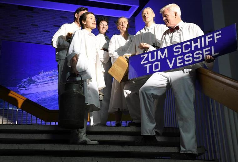 Columbusbahnhof: Kostenlose Vorträge zur Passagierschifffahrt Szenenfoto aus dem Theaterstück
