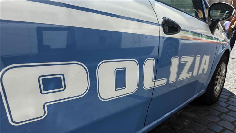 Ziegelsteinangriff auf Basketballfans: Busfahrer getötet In Italien ist ein Busfahrer von Basketballfans bei einem Angriff tödlich verletzt worden. (Archivfoto)