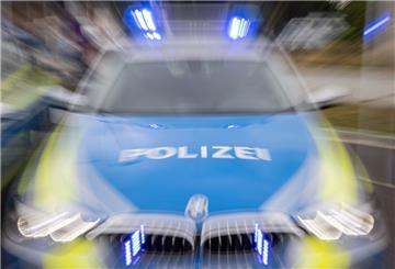 Blaulicht an einem Polizeifahrzeug.