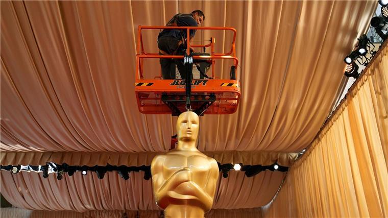 Warmlaufen für die Oscar-Nacht - Roter Teppich liegt bereit In Los Angeles wird der begehrteste Filmpreis der Welt vergeben.