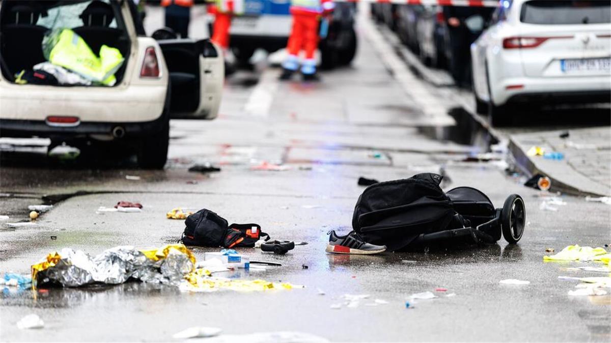 Mutter und Tochter nach Anschlag in München gestorben In München ist ein Auto in eine Menschengruppe gefahren.