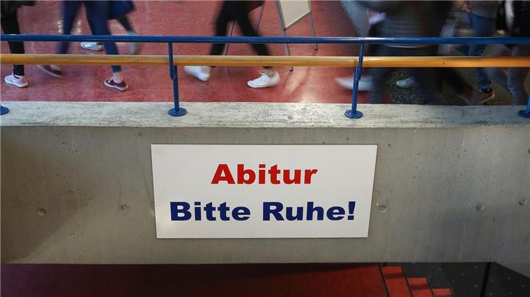 Landesschülerrat beklagt unfaire Abiturtermine In Niedersachsen kritisiert der Landesschülerrat unfaire und zu dicht aufeinanderfolgende Abiturtermine. (Symbolbild)