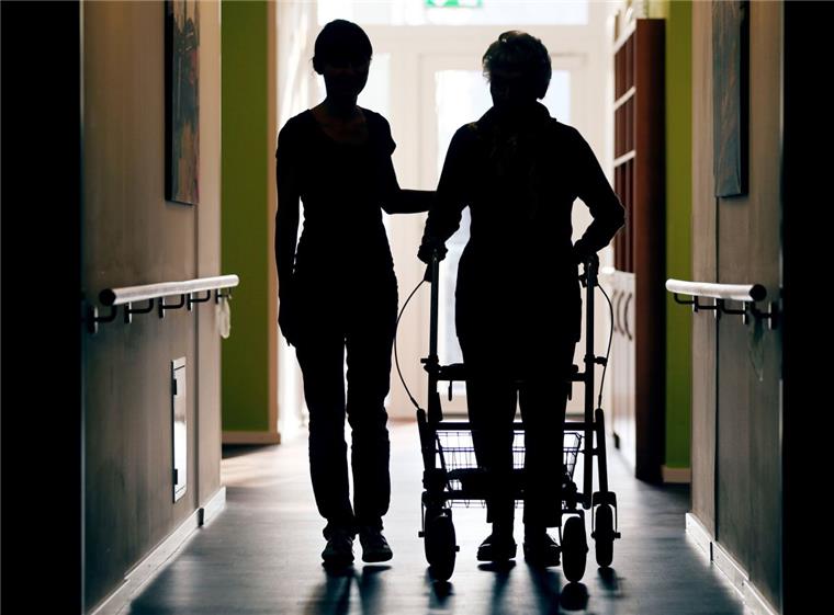 Widerstand gegen Pflegekammer in Niedersachsen In Niedersachsen üben viele Pfleger Kritik an der neuen Pflegekammer.