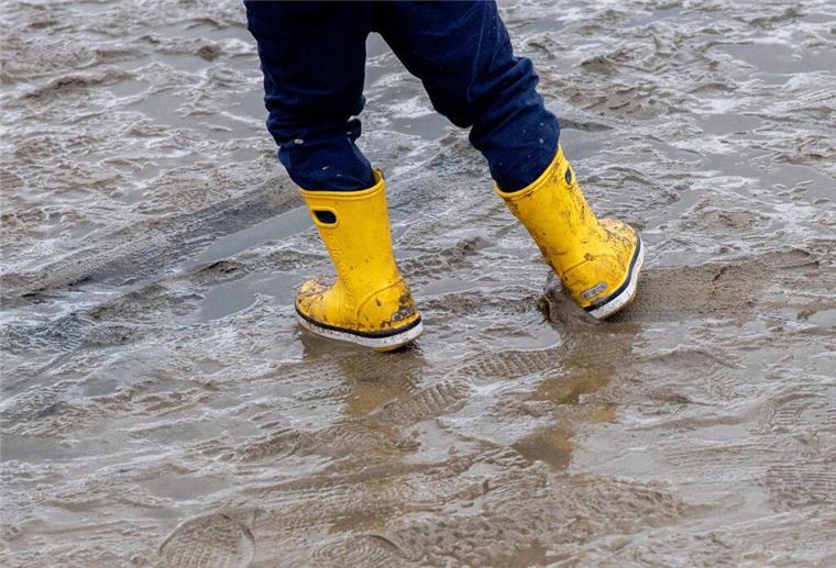 Achtung, windig! Das Wetter bleibt in Niedersachsen und Bremen wechselhaft In Niedersachsen und Bremen bleibt es regnerisch.