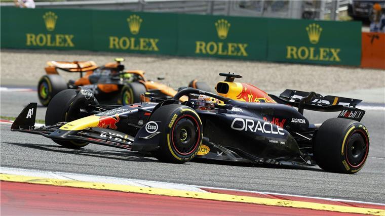Verstappen gegen Norris: Das Ende einer Freundschaft? In Österreich gab es einen folgenschweren Unfall zwischen den WM-Rivalen Max Verstappen (v.) und Lando Norris.