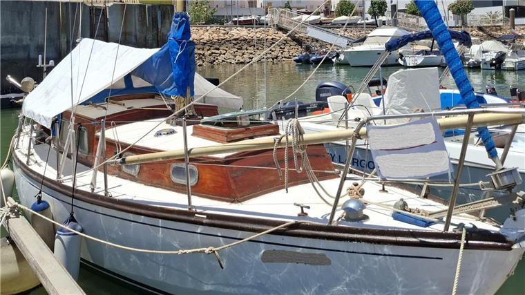 Zoll zerschlägt mutmaßliche Schmugglerbande von Legal Highs In Portugal beschlagnahmten die Ermittler das Segelboot eines Verdächtigen.