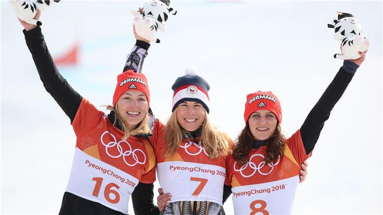 In Pyeongchang holte Ester Ledecka (Mitte) Snowboard-Gold vor Selina Jörg (links) und Ramona Hofmeister (rechts). 